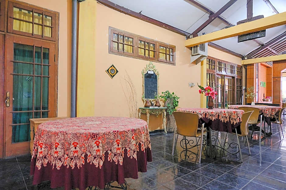 OYO 1984 Hotel Istana Family Syariah