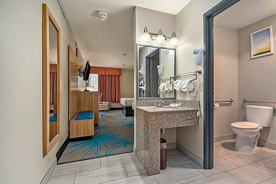 Days Inn & Suites by Wyndham Mt Pleasant