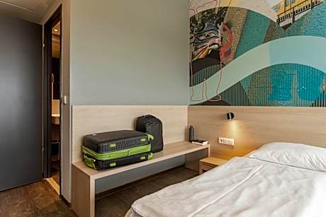 Bed in 4-Bed Mixed Dormitory Room