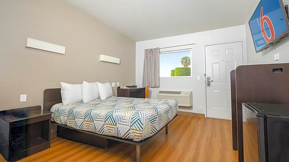 Motel 6 Ontario Airport