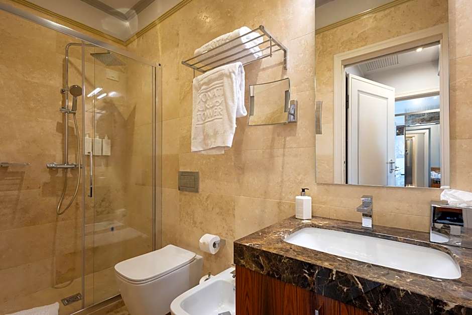 Donati Luxury Tower Suites