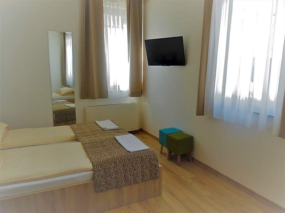 Hotel Logavina 8 Garage Parking