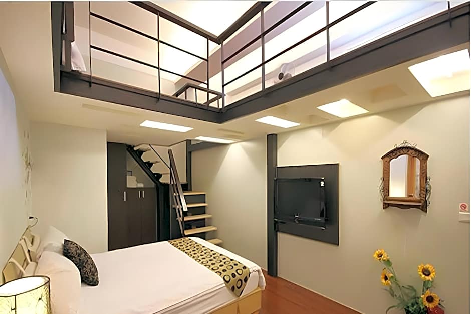 Happiness Yes Hostel II