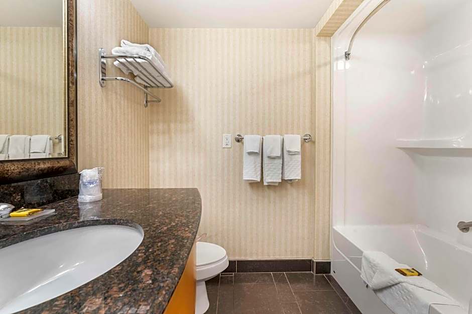 Best Western Plus Kelowna Hotel & Suites