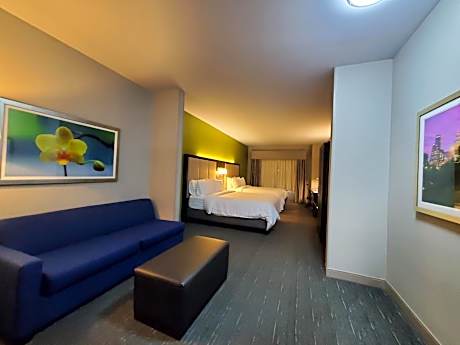 Queen Suite with Two Queen Beds