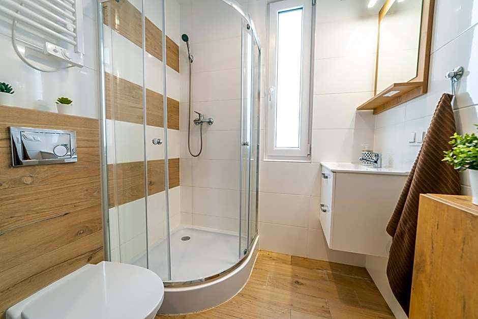 Velo Camp nad jeziorem Dadaj