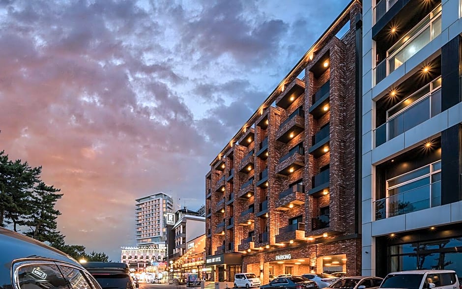 Brown Dot Gangneung Gyeongpo