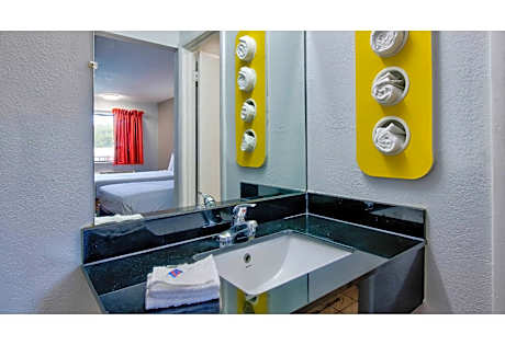 2 Full Beds | Non-Smoking