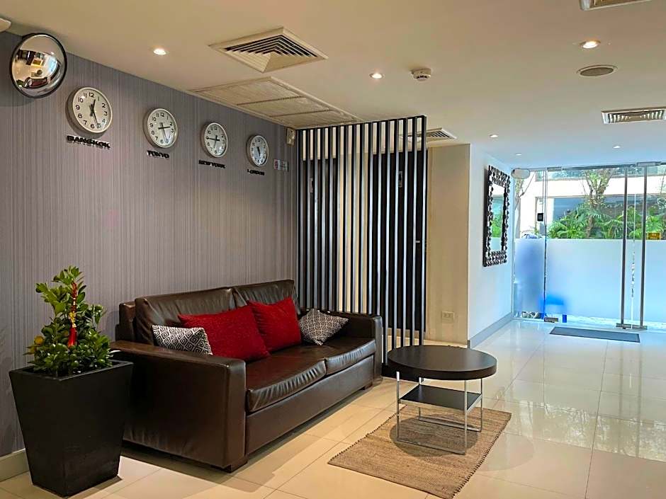 24 Inn at BTS Phrom Phong
