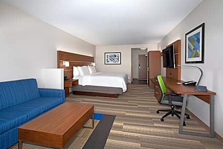 1 King Suite Mobility Accessible Tub Sofa Bed