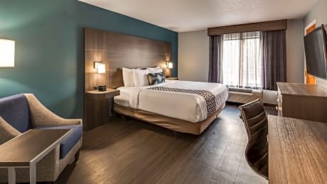 King Room with Mobility Accessible Tub