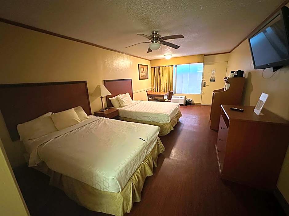 Hotel Red Rose by Townhouse Covington I-64