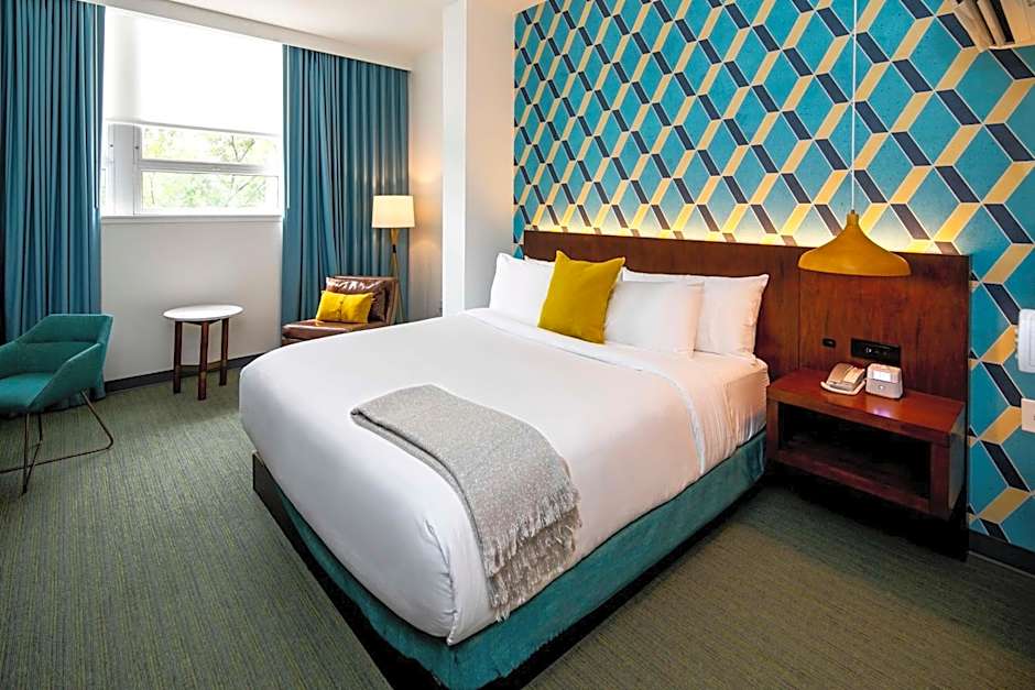 Foto 1 daripada 7 — 1 Queen Bed, City View