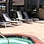 O'Cairns Inn and Suites