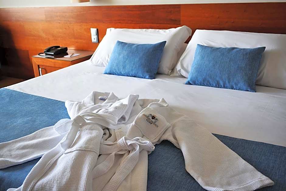 Madeira Regency Cliff- Adults Only