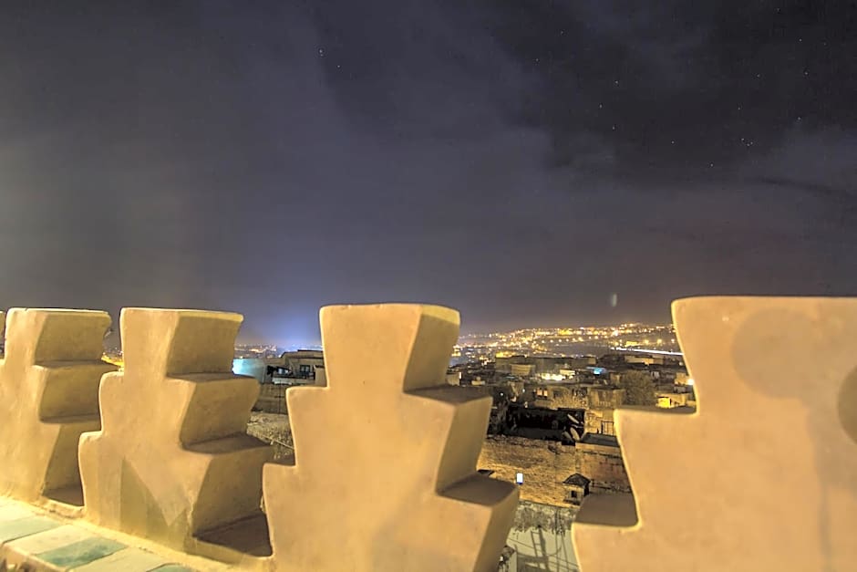 Riad Les Remparts De Fès