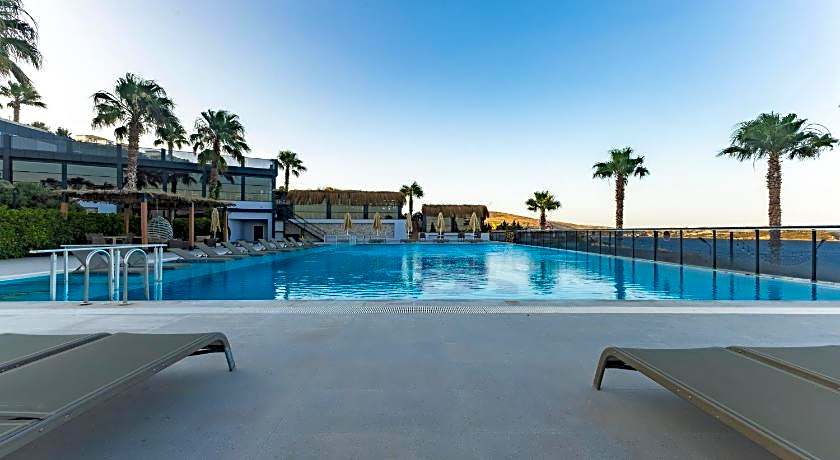 The Nowness Luxury Hotel & Spa