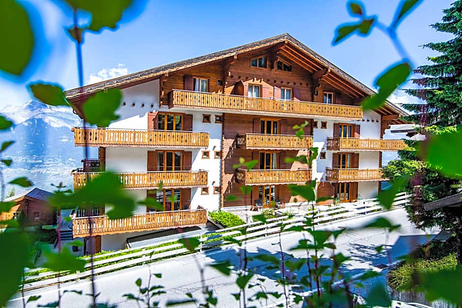 Photo 1 of 50 of Hôtel Chalet Royal