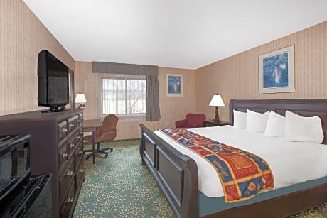 1 King Bed Mobility Accessible Room Non-Smoking