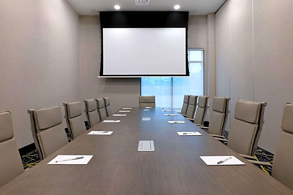 Hampton Inn By Hilton & Suites Burlington, Ontario