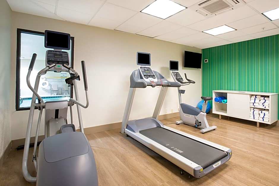 Holiday Inn Express Kansas City - at the Legends By IHG