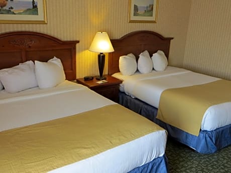 Queen Room with Two Queen Beds - Non-Smoking
