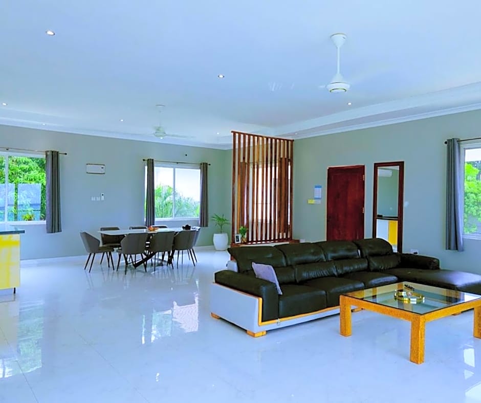 Calamari Beach Resort