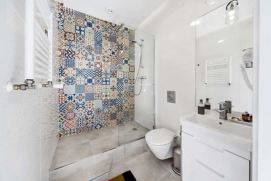 Six Suites, Old Town