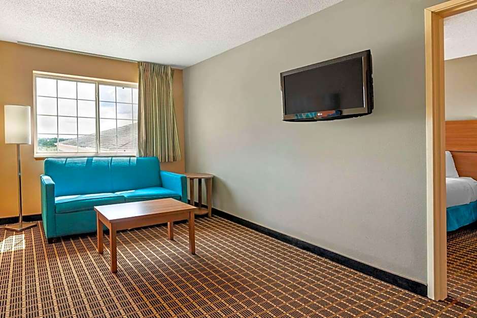 MainStay Suites Dubuque at Hwy 20