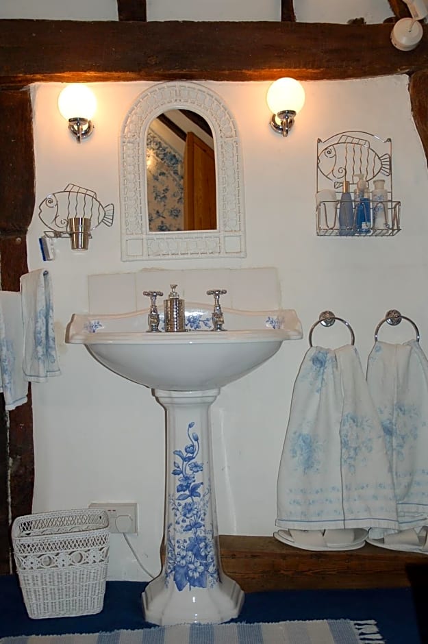 Clayton Wickham Farmhouse