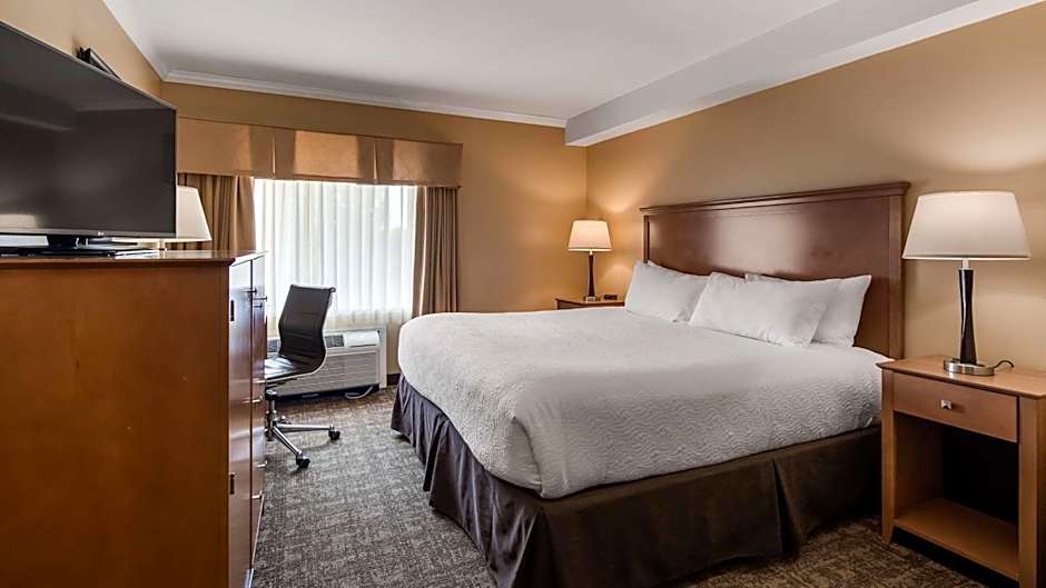 Best Western Plus Windjammer Inn & Conference Center