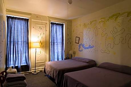 Quadruple Room with Private Bathroom