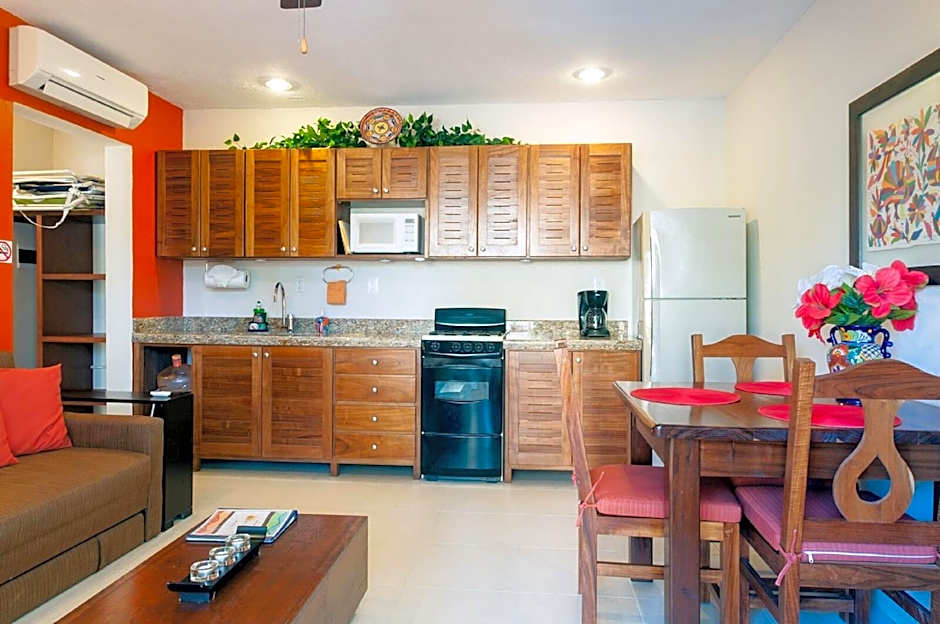 Abbey Del Sol - Beach-steps condos