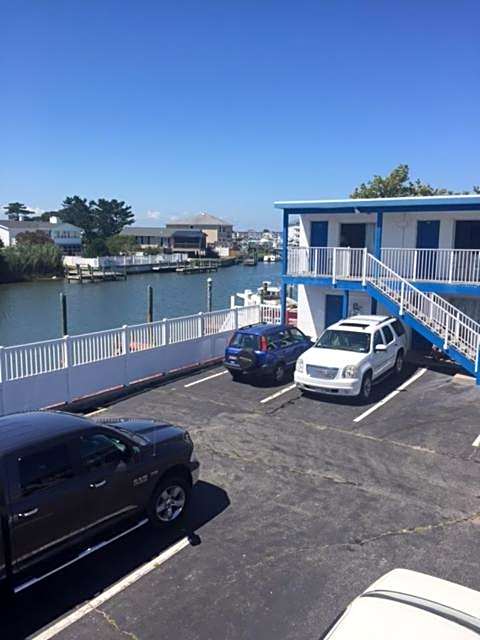 Islander Motel
