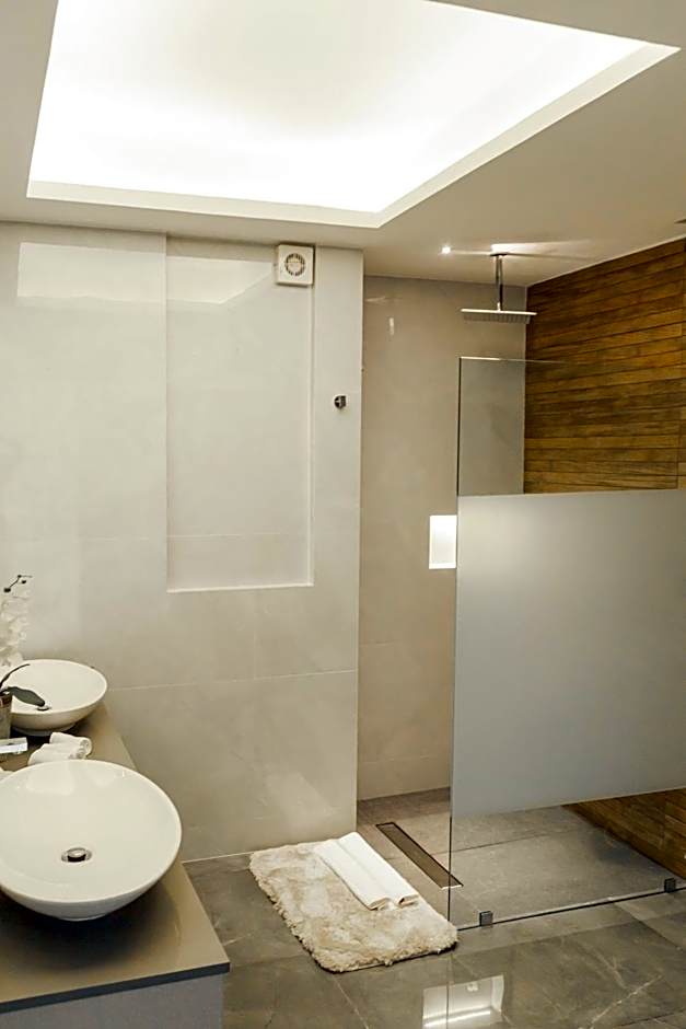 Fabulous & Exclusive Apartments With Sea View Pool BBQ Garden