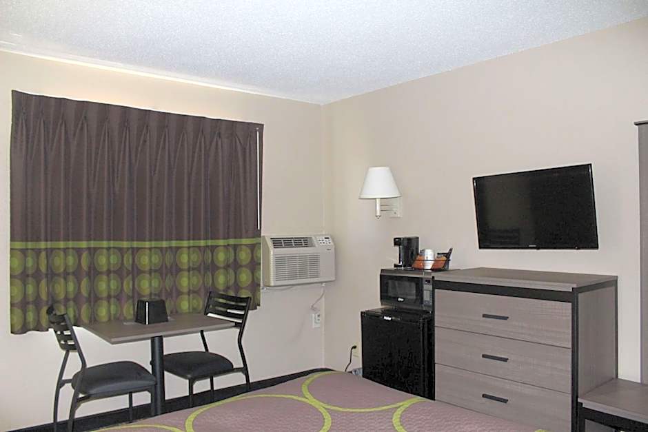 Super 8 by Wyndham Michigan City