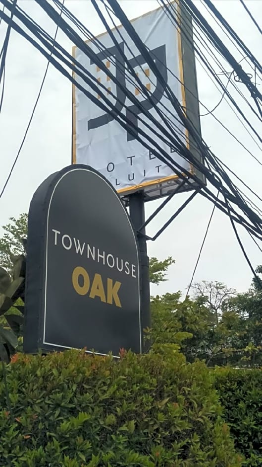 Townhouse OAK JP Hotel