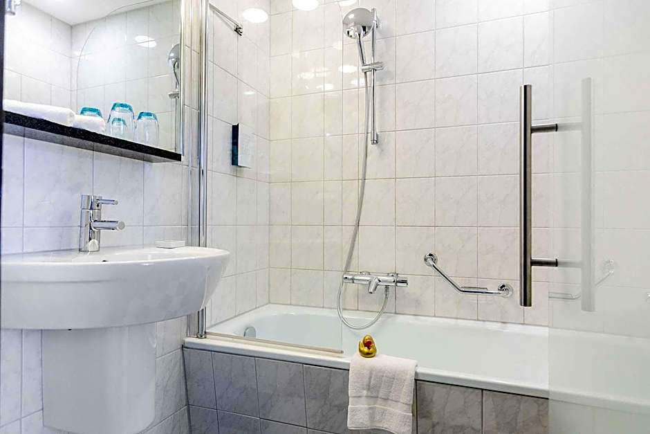 Golden Tulip Hotel Central