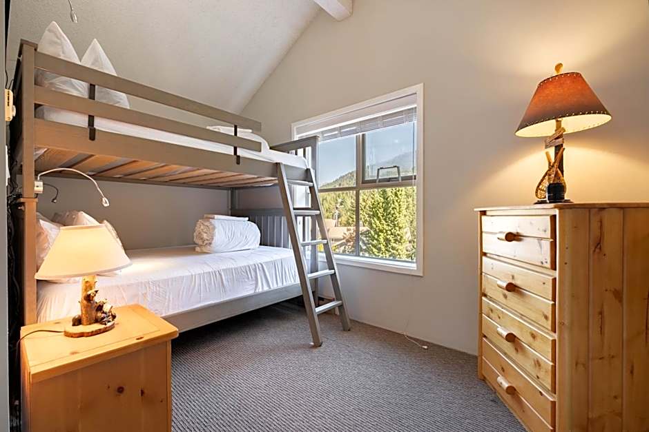 Powderview by Outpost Whistler