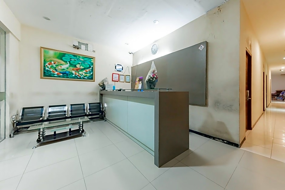 RedDoorz near Pasar Tarapung Siring Banjarmasin