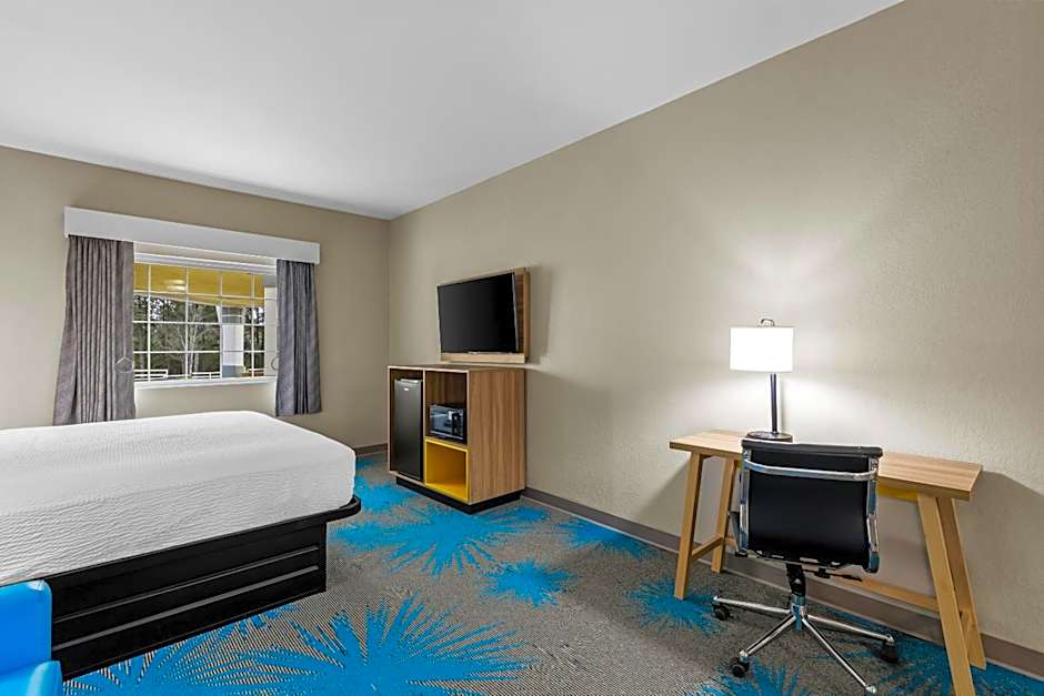 Days Inn & Suites by Wyndham Union City