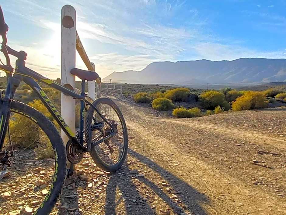 Protea Lodge - Glamping in the Karoo