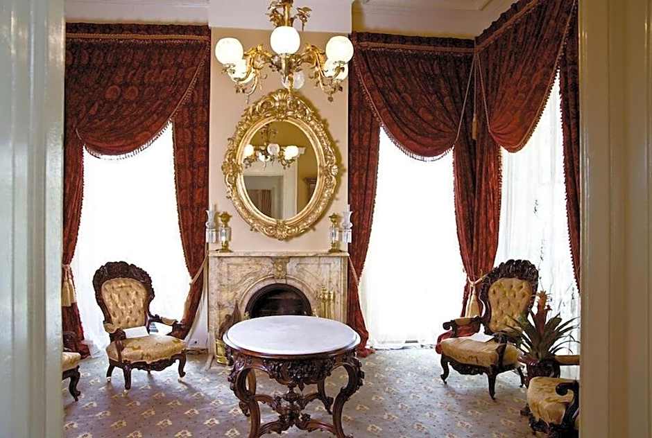 Dunleith Historic Inn