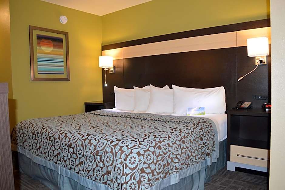 Days Inn by Wyndham Carlsbad