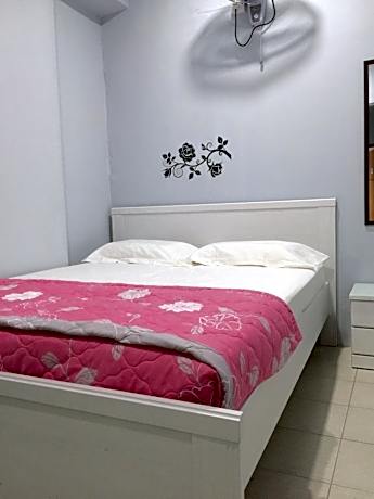Deluxe Double Room with Shared Bathroom