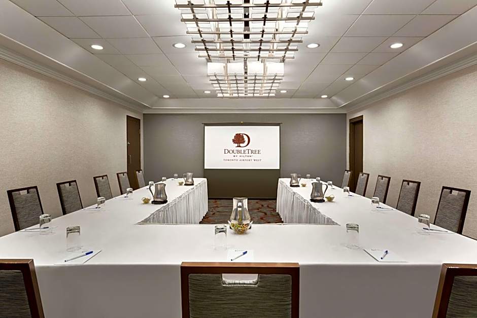 DoubleTree by Hilton Hotel Toronto Airport West