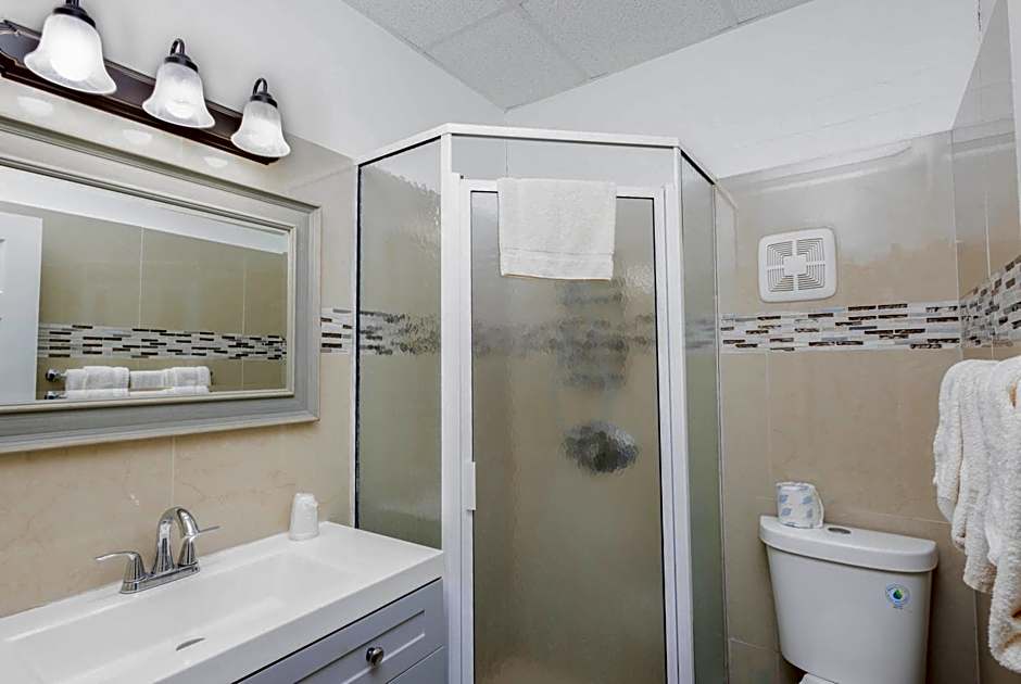 Warm Mineral Springs Motel