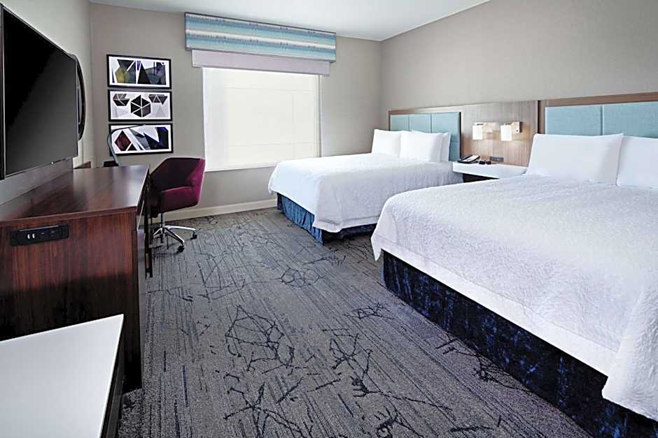 Hampton Inn By Hilton & Suites Gilroy, CA