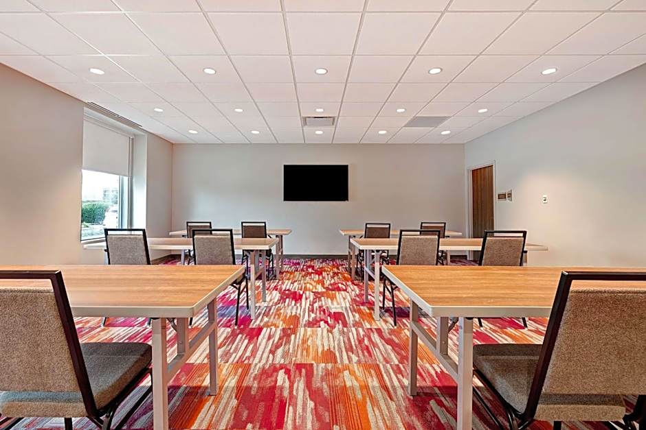 Home2 Suites By Hilton Lincolnshire Chicago, IL