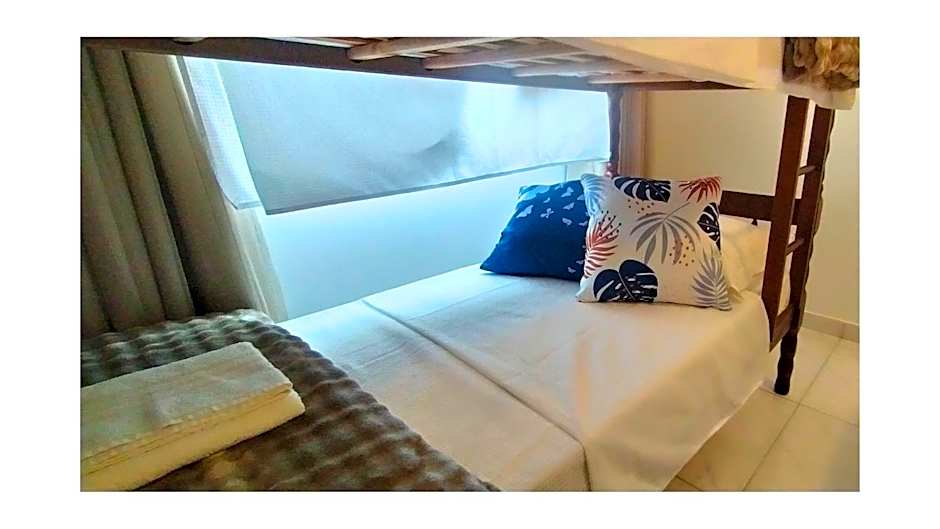 Casa Amarela - WIFi - Prox Praia e Beto Carrero